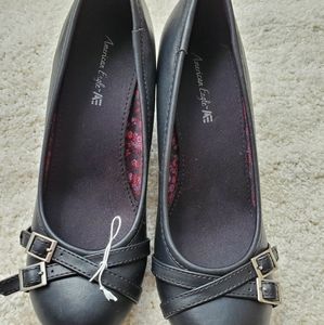 Never worn American Eagle size 7 1/2 wedges